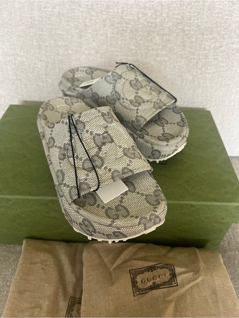 New Gucci GG Beige Monogram Platform Mule Slides - Picture 8 of 9